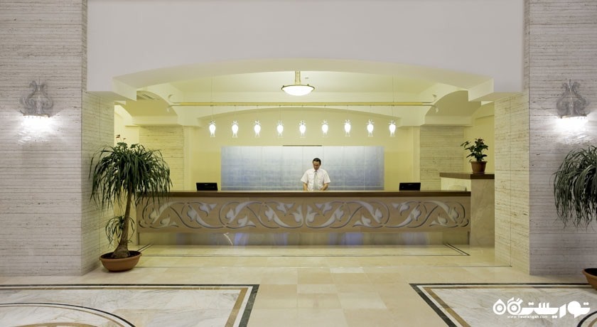 میز پذیرش هتل ملاس لارا